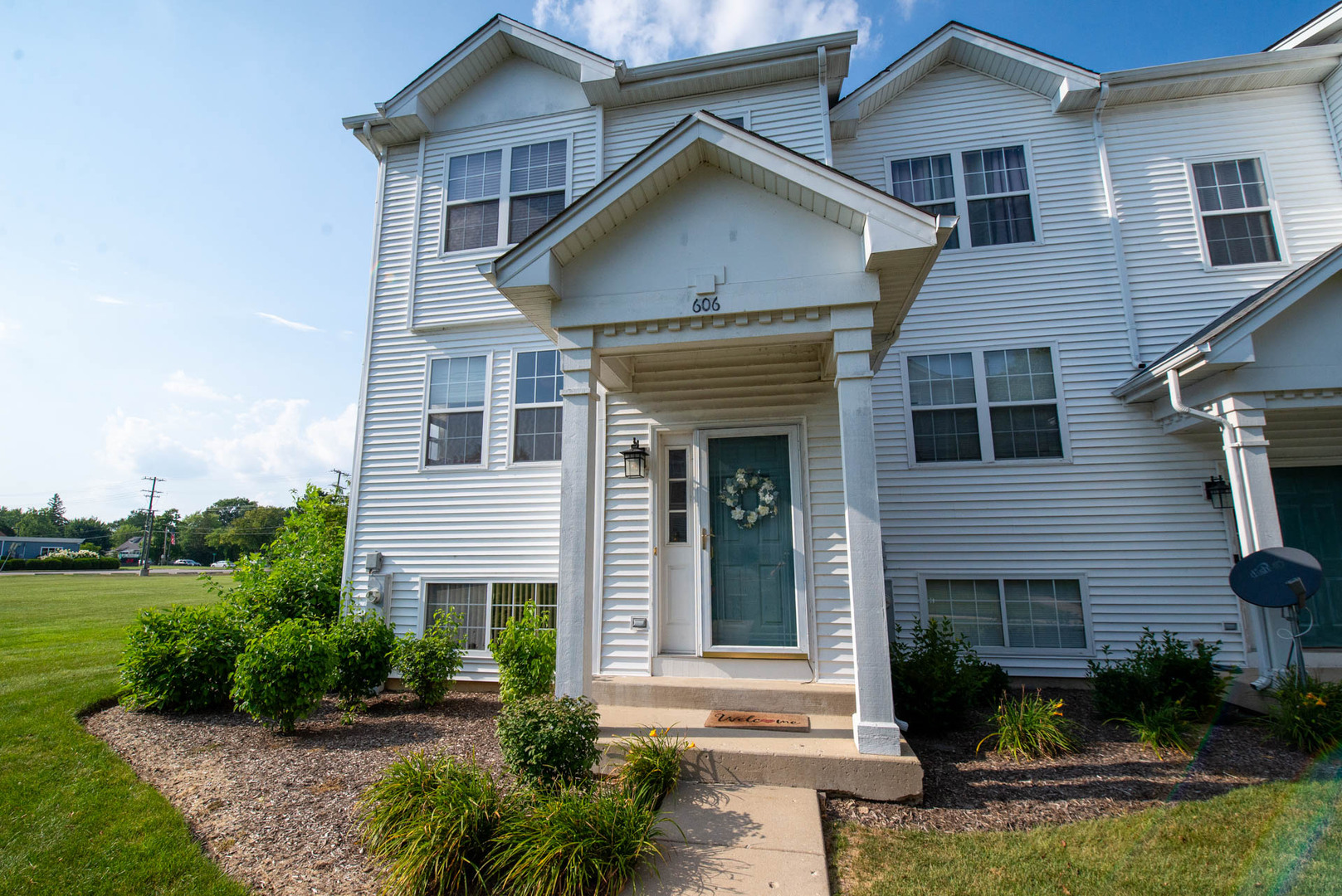 606 N Triumph Court, Hainesville, IL 60073