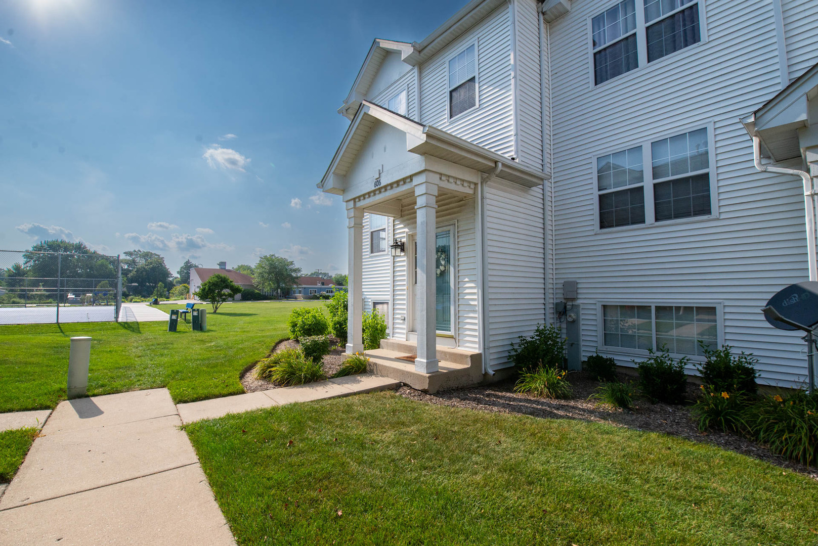 606 N Triumph Court, Hainesville, IL 60073