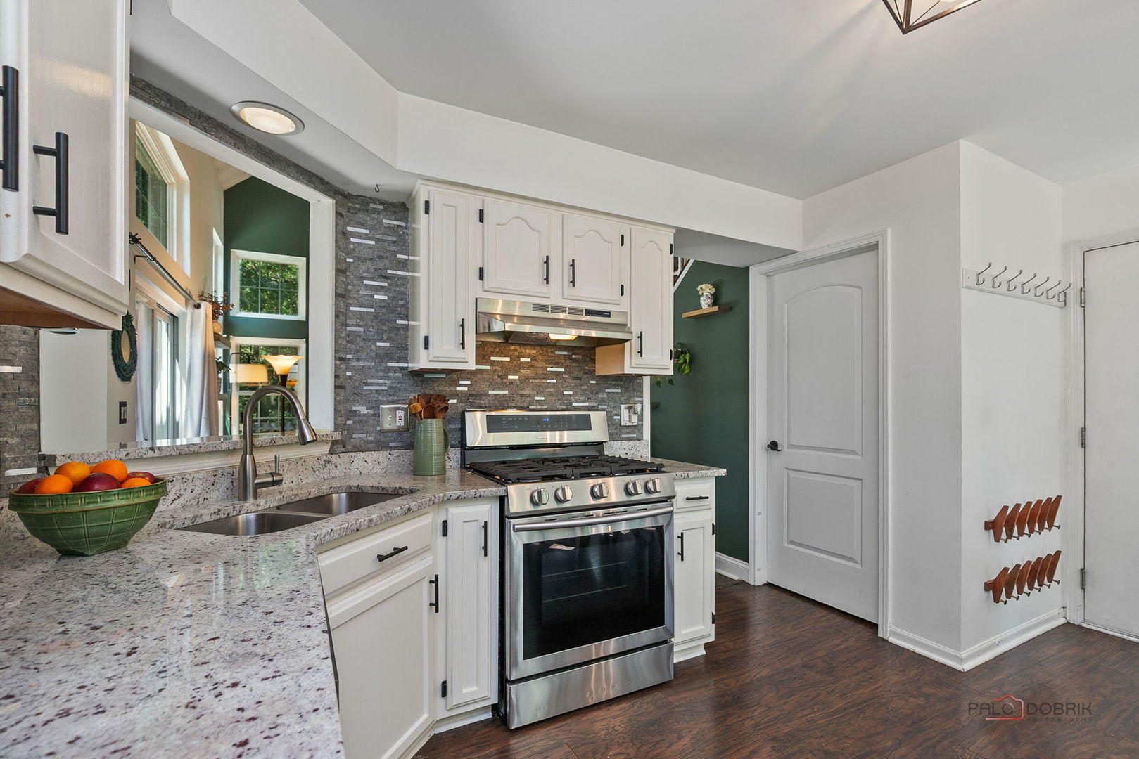 1327 London Court, Grayslake, IL 60030
