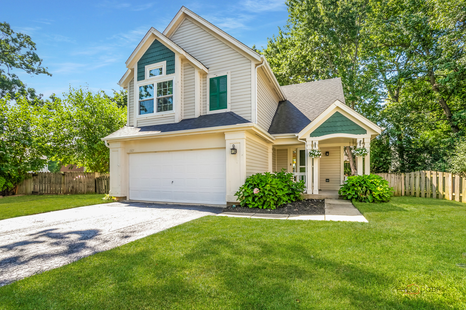 1327 London Court, Grayslake, IL 60030