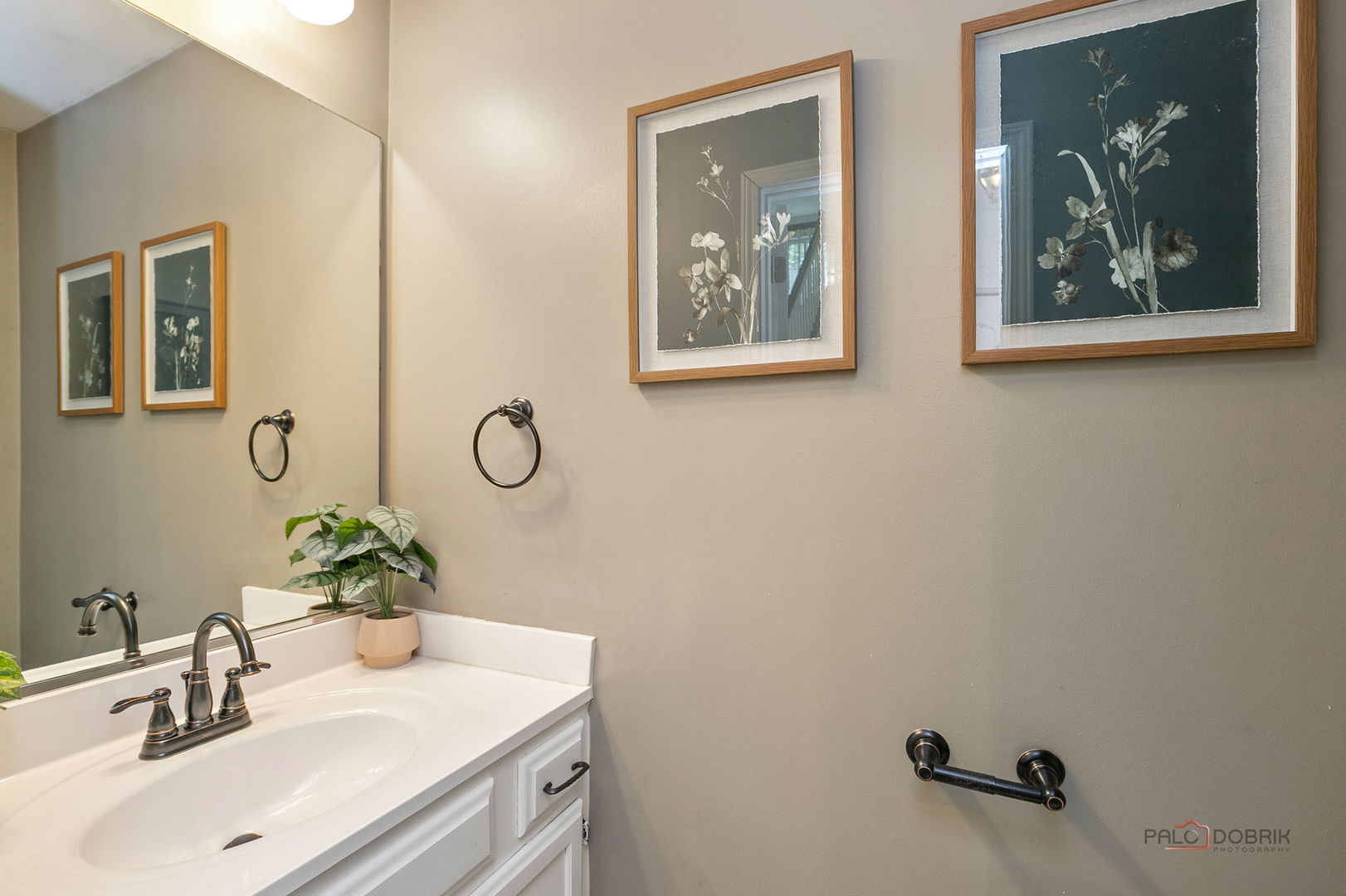 1327 London Court, Grayslake, IL 60030