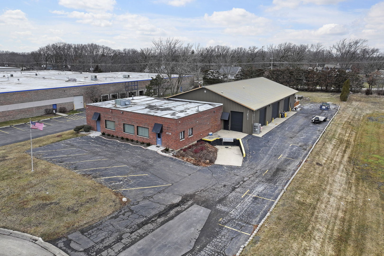 3720 Hawthorne Court, Waukegan, IL 60087
