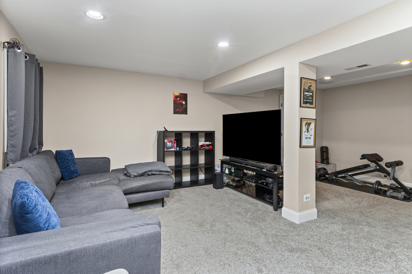 7913 Stewart Drive, Darien, IL 60561