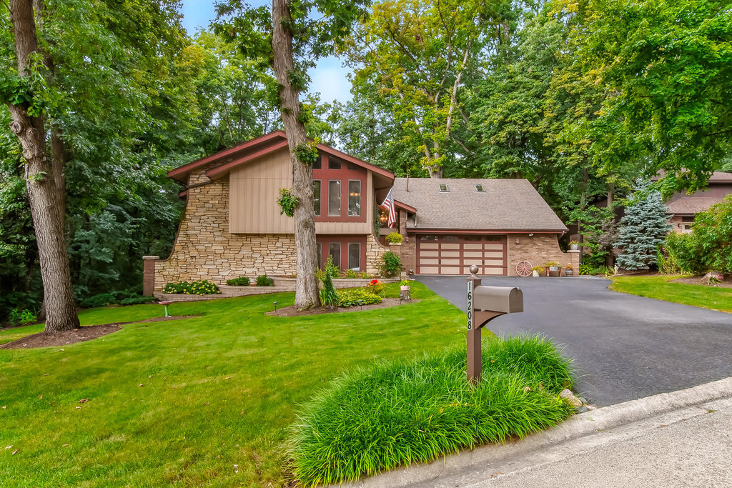 16208 S Pin Oak Court, Homer Glen, IL 60491