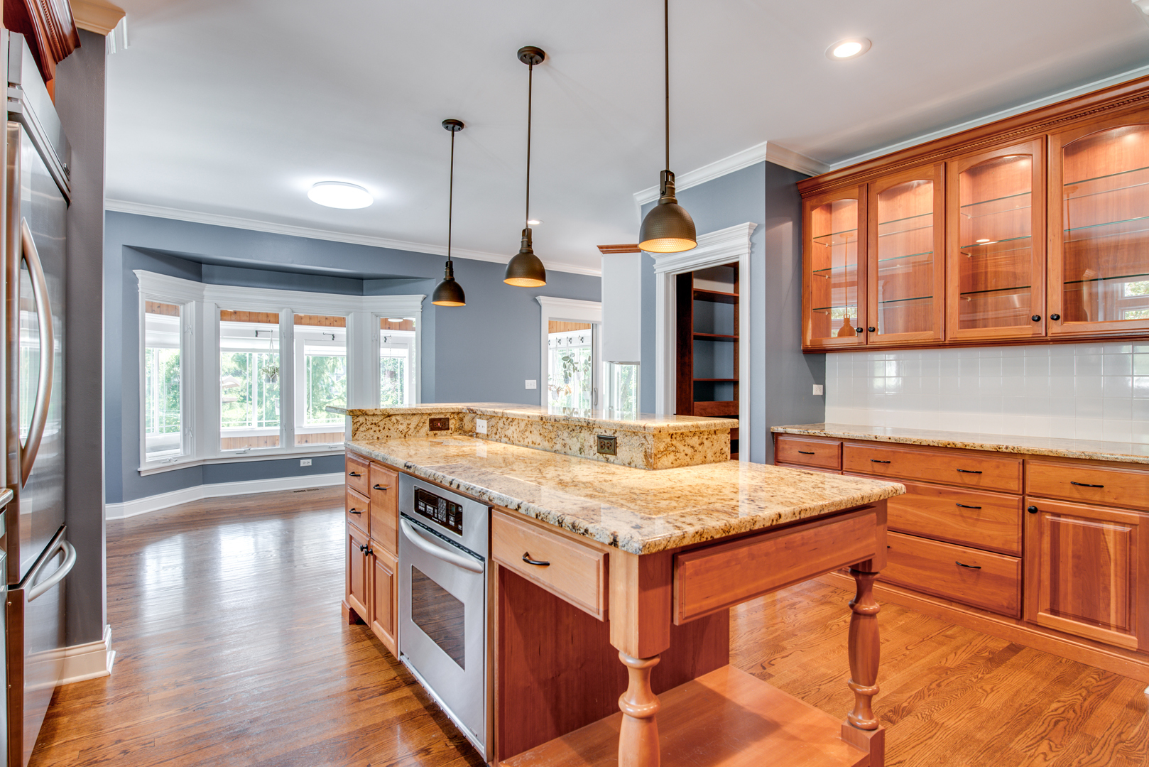 1736 Robert Lane, Naperville, IL 60564