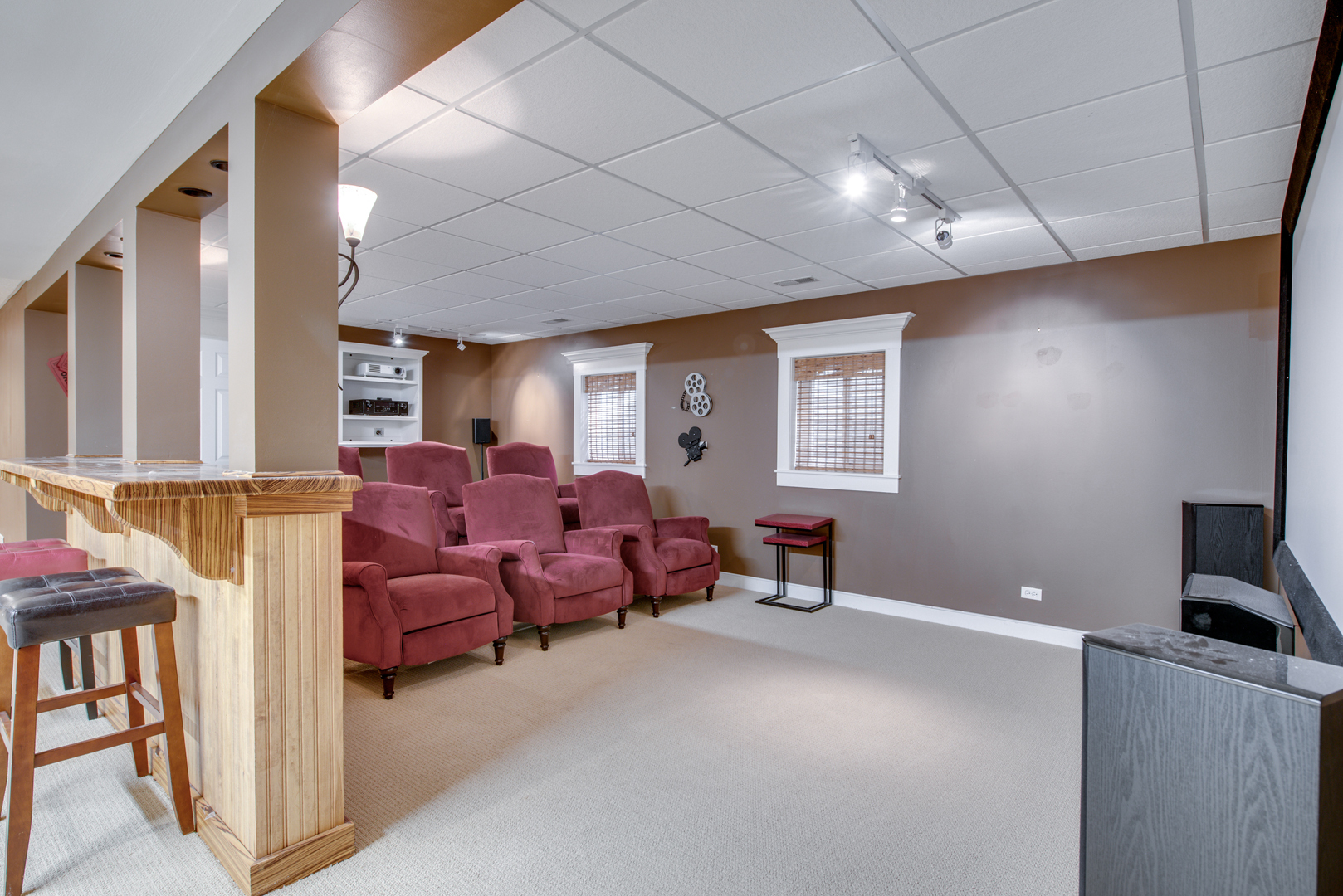 1736 Robert Lane, Naperville, IL 60564