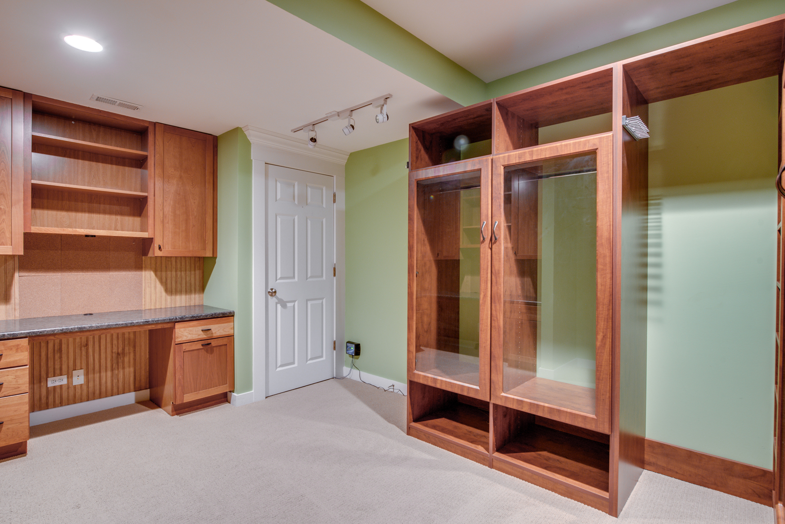 1736 Robert Lane, Naperville, IL 60564