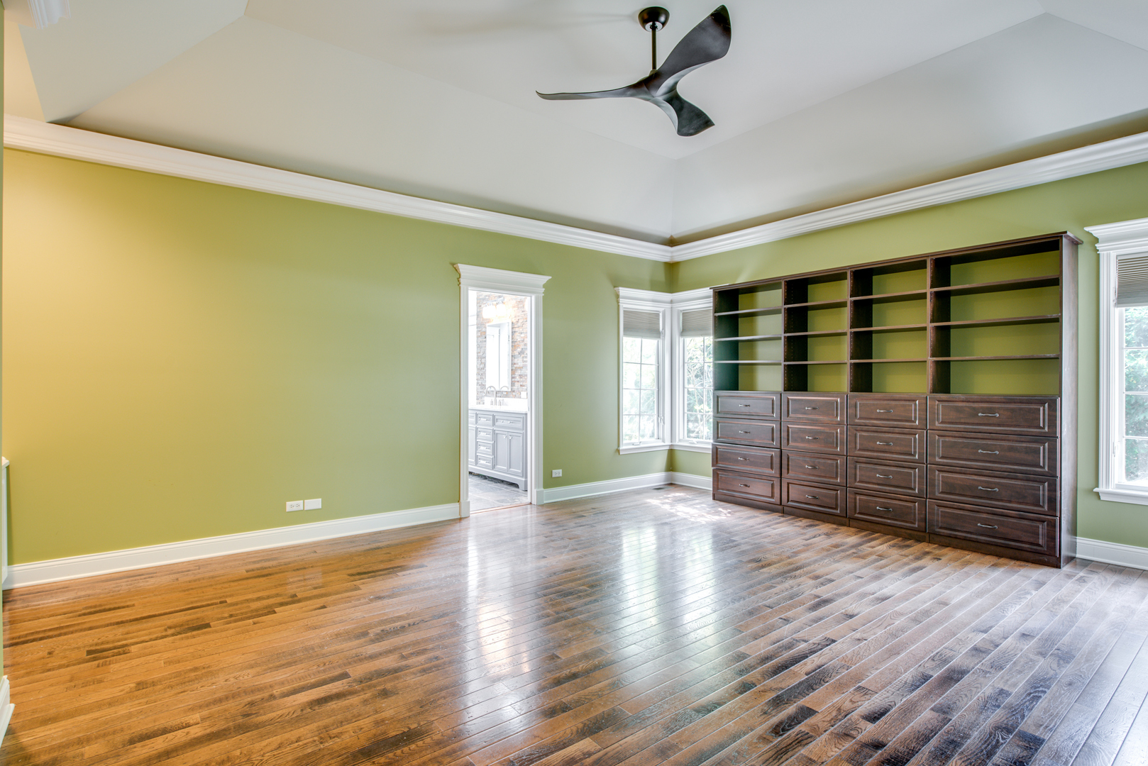 1736 Robert Lane, Naperville, IL 60564