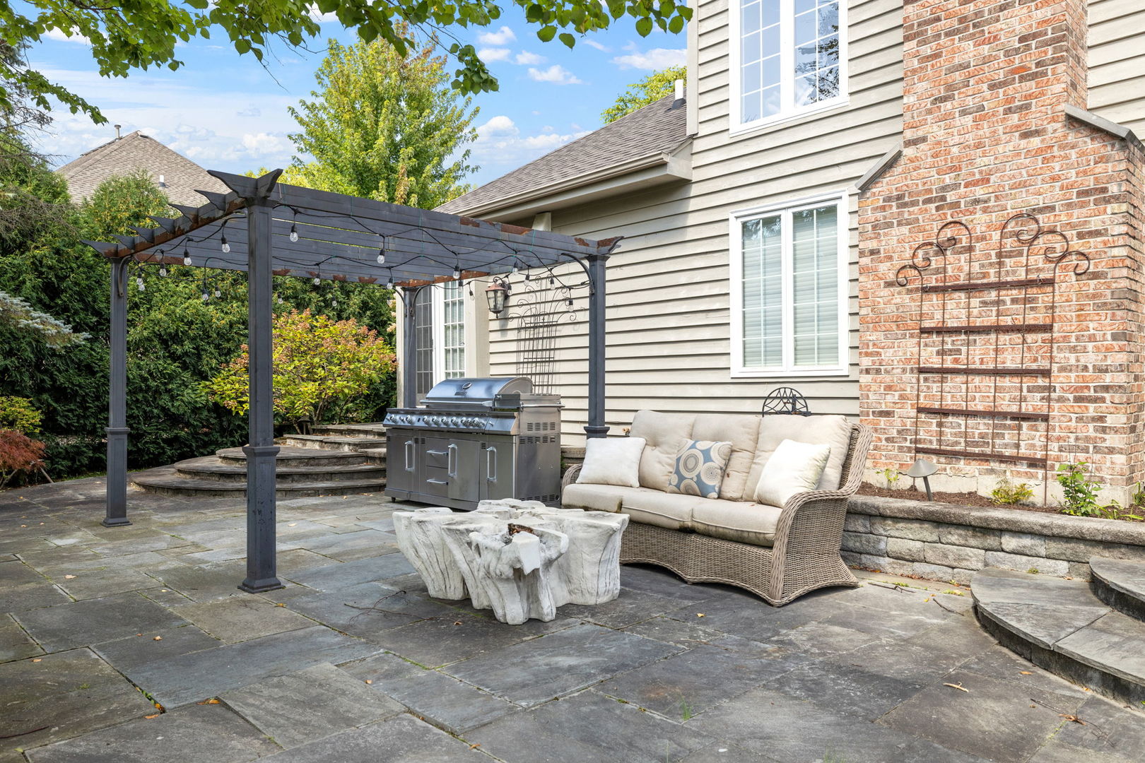1736 Robert Lane, Naperville, IL 60564