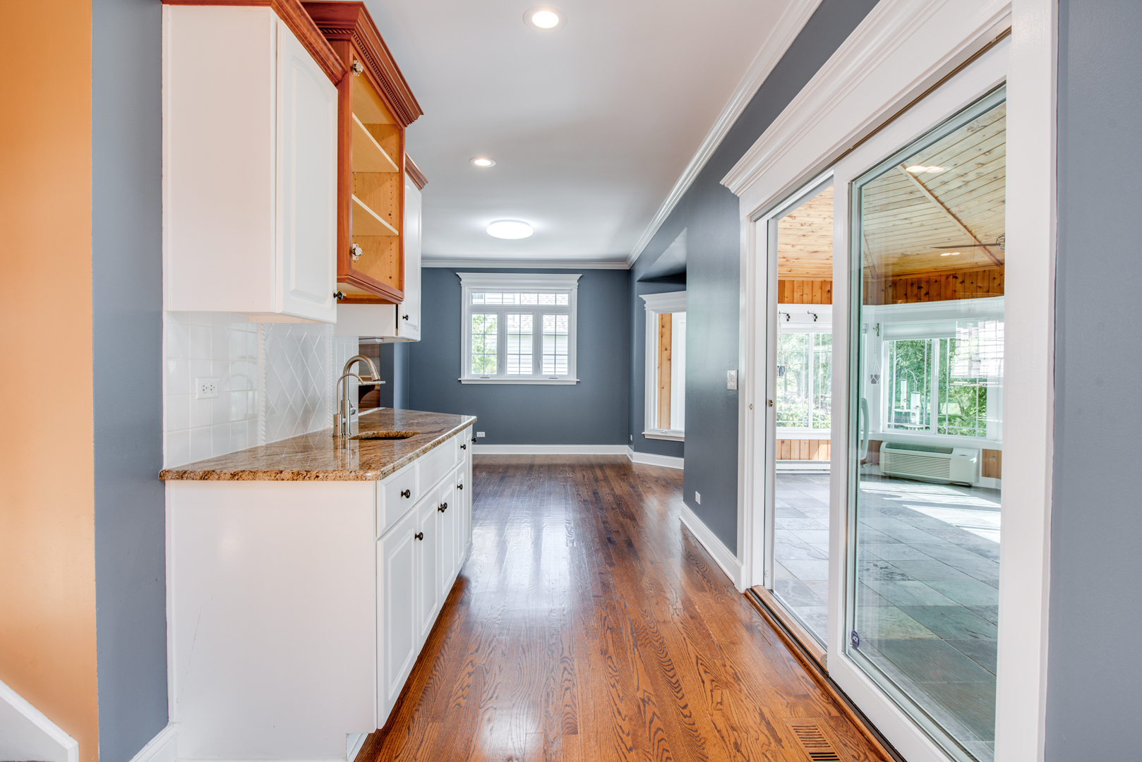 1736 Robert Lane, Naperville, IL 60564