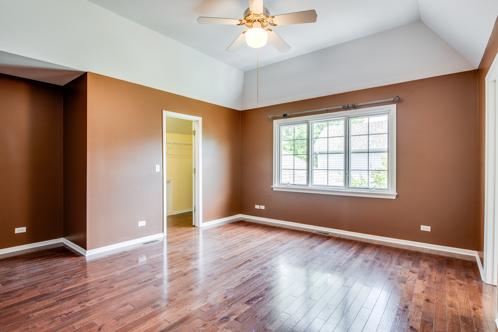 1736 Robert Lane, Naperville, IL 60564