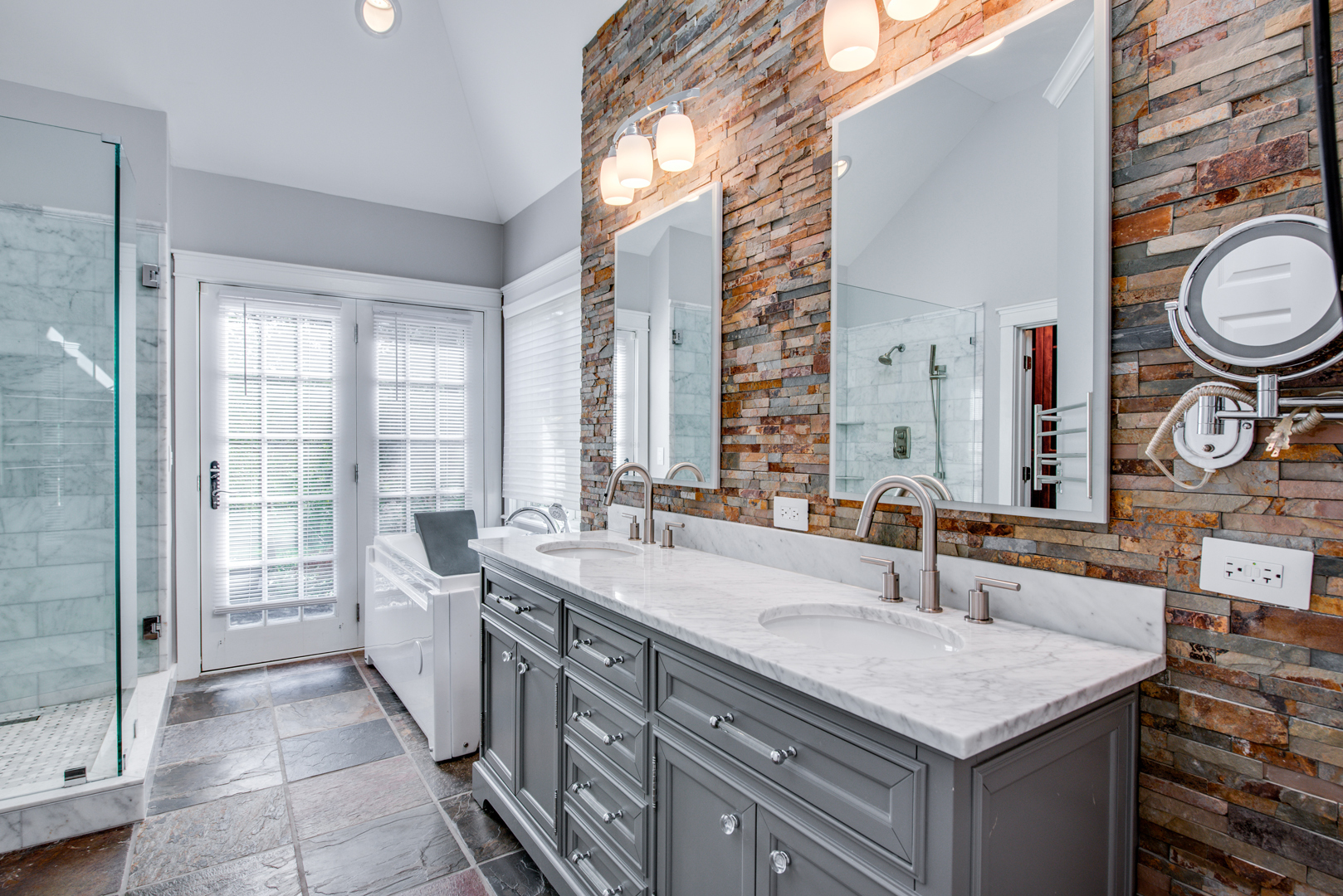 1736 Robert Lane, Naperville, IL 60564