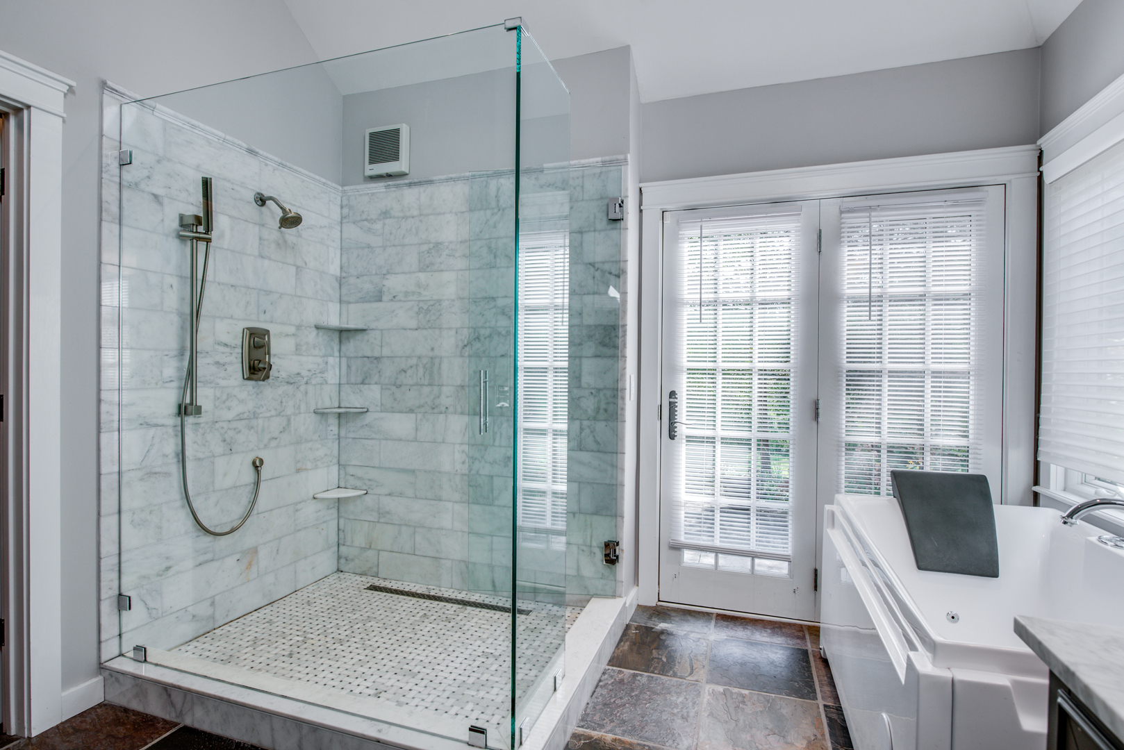 1736 Robert Lane, Naperville, IL 60564