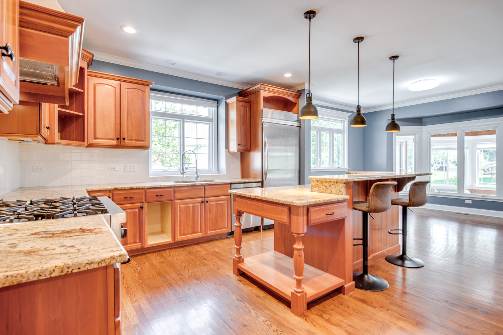 1736 Robert Lane, Naperville, IL 60564