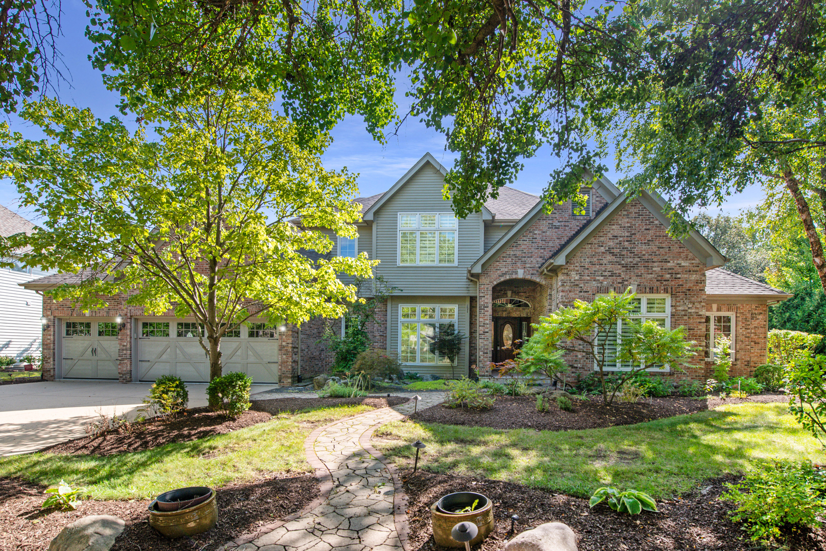 1736 Robert Lane, Naperville, IL 60564