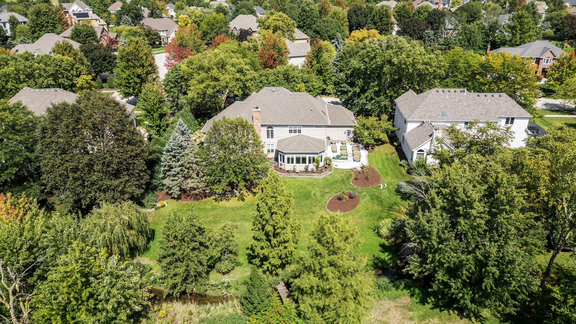 1736 Robert Lane, Naperville, IL 60564