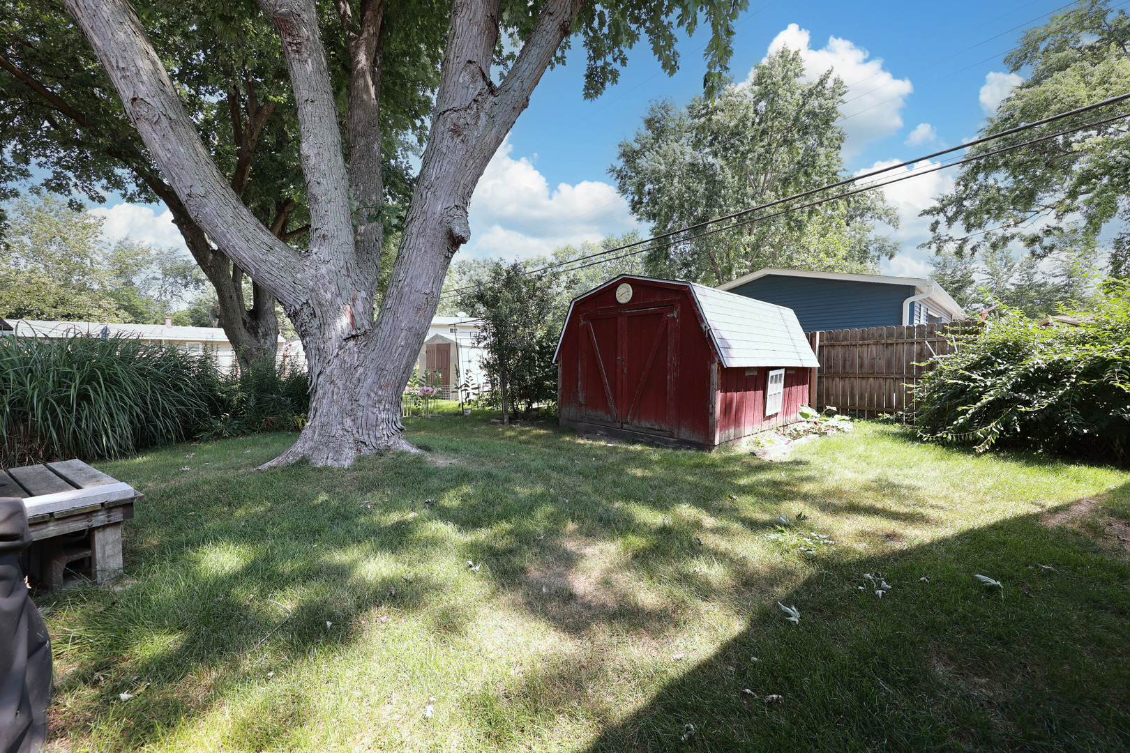 4 Crestwood Court, Montgomery, IL 60538