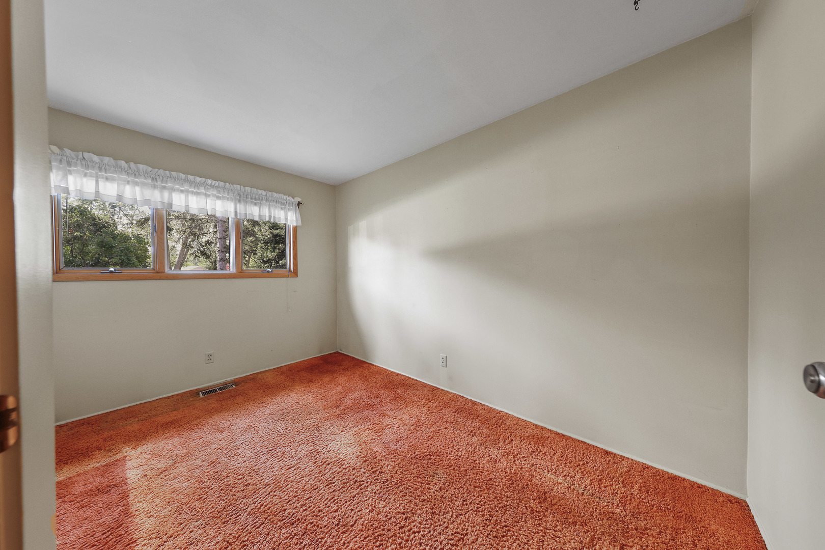 4 Crestwood Court, Montgomery, IL 60538