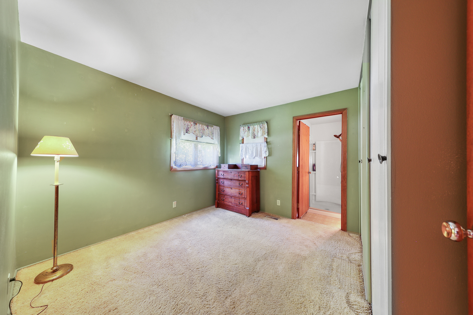 4 Crestwood Court, Montgomery, IL 60538