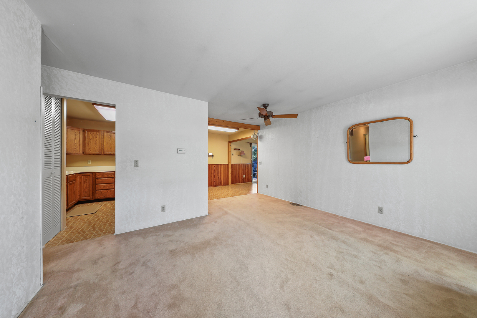 4 Crestwood Court, Montgomery, IL 60538
