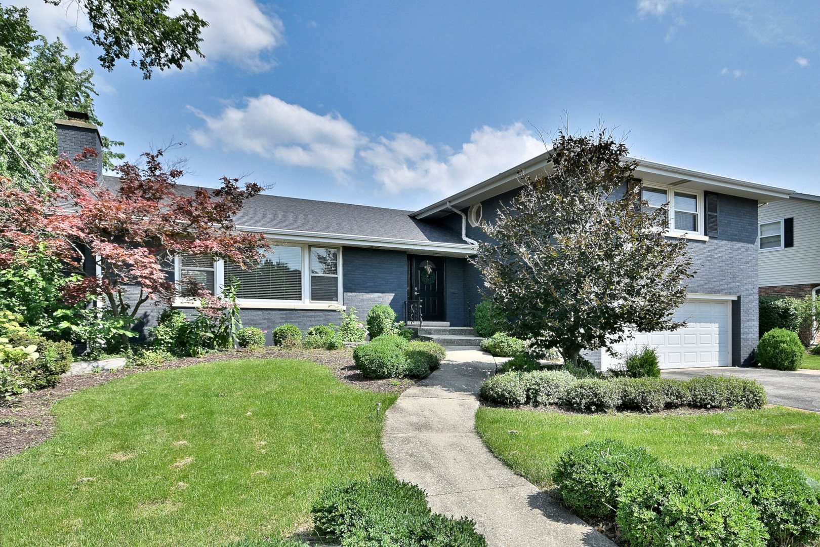 143 E Jackson Street, Elmhurst, IL 60126