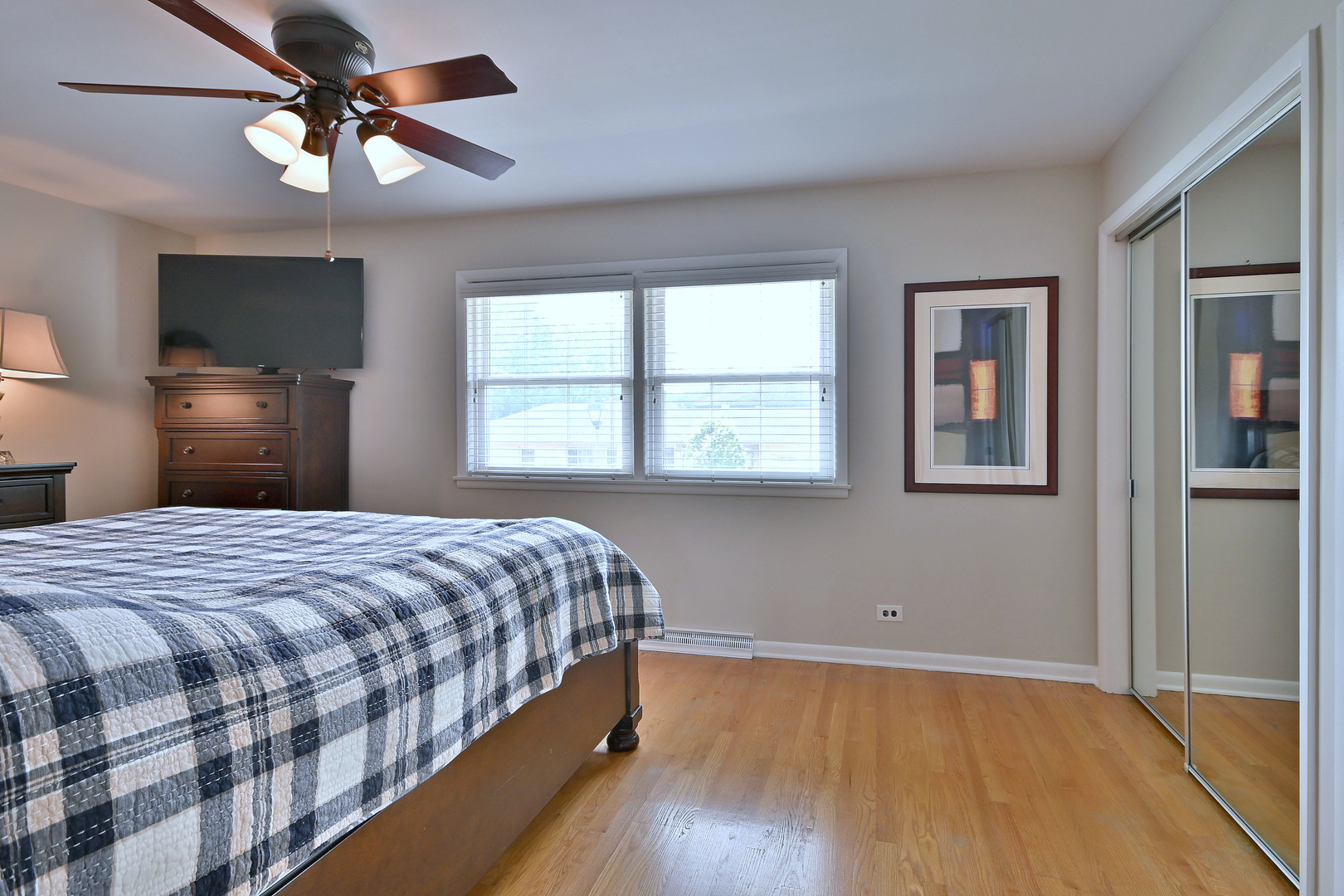 143 E Jackson Street, Elmhurst, IL 60126
