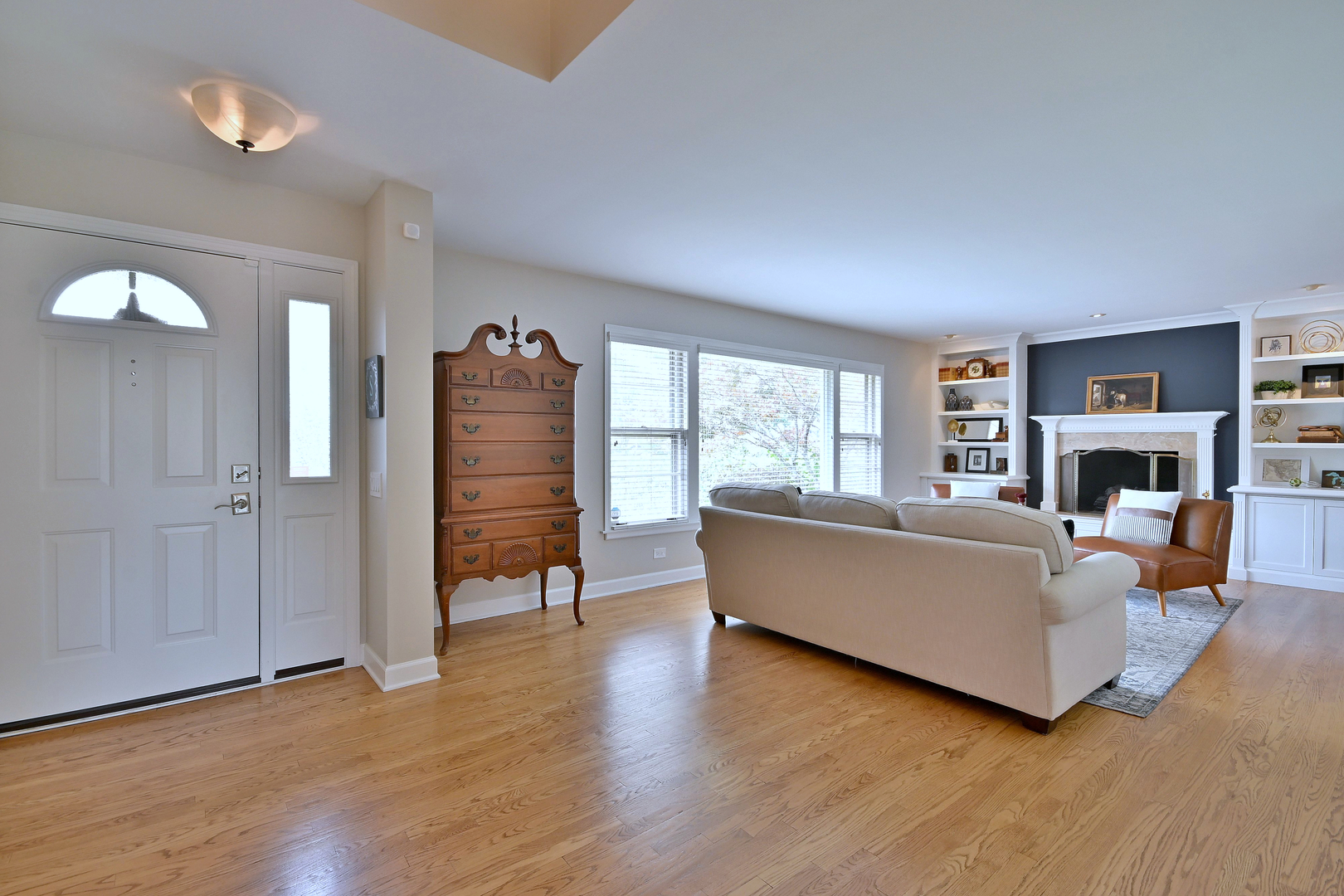 143 E Jackson Street, Elmhurst, IL 60126