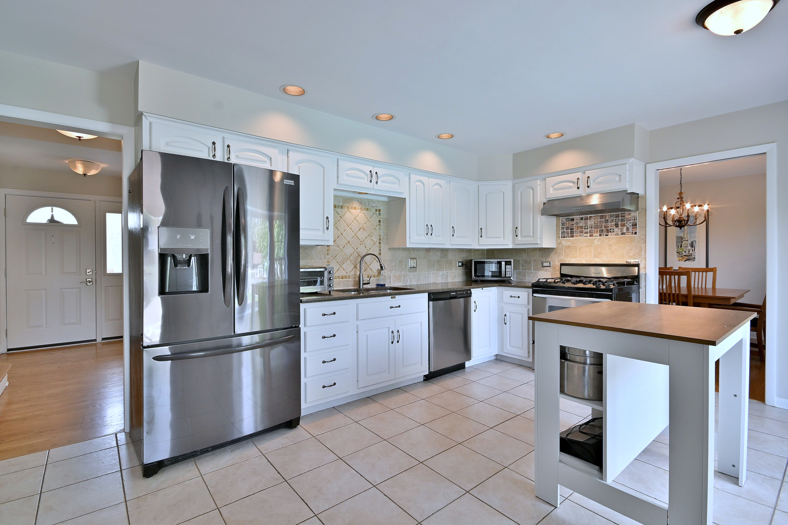 143 E Jackson Street, Elmhurst, IL 60126