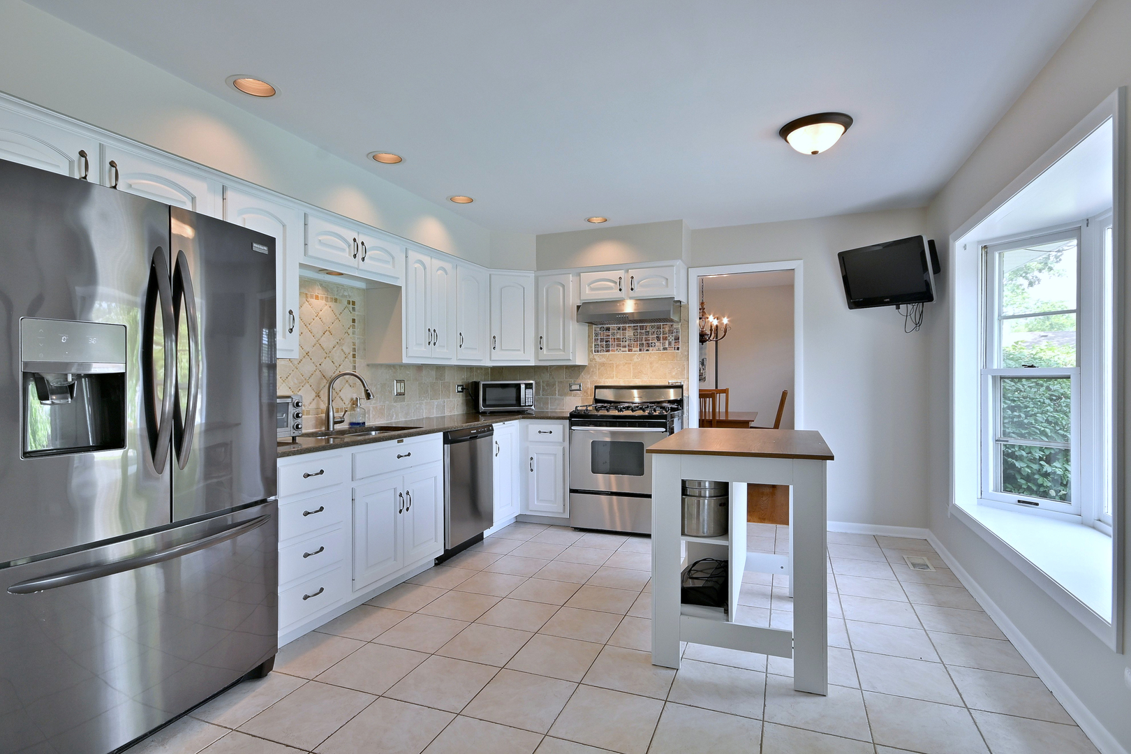 143 E Jackson Street, Elmhurst, IL 60126