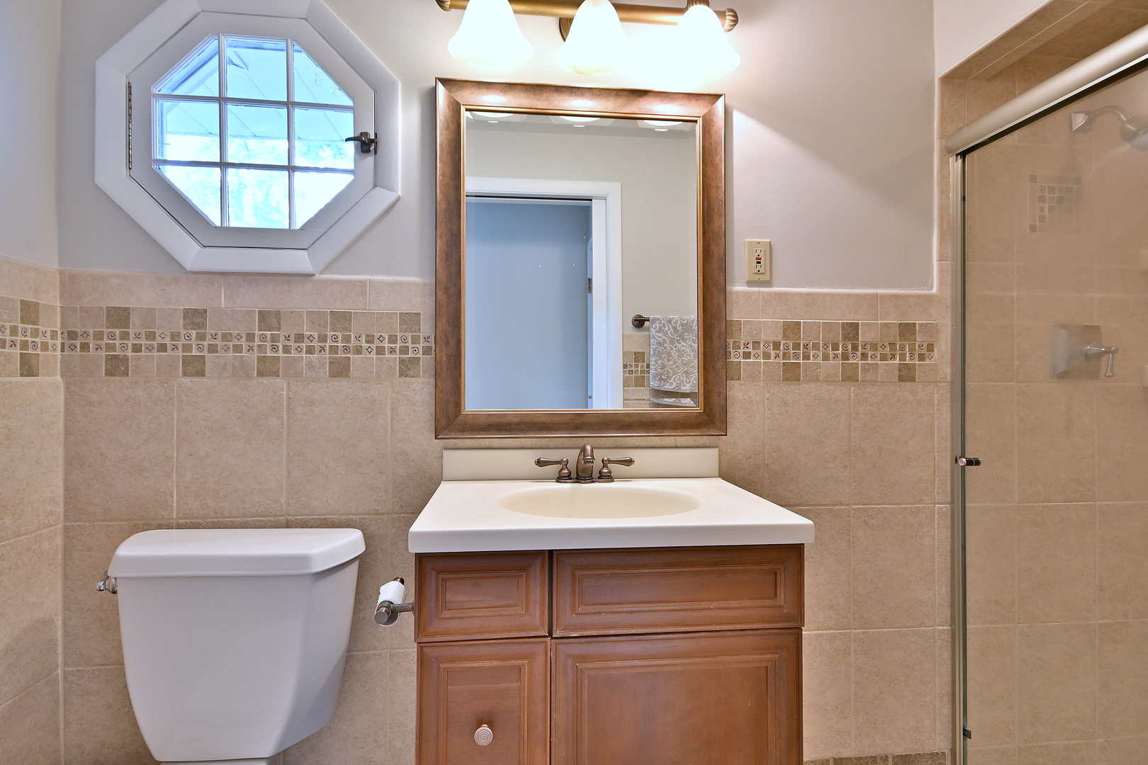 143 E Jackson Street, Elmhurst, IL 60126