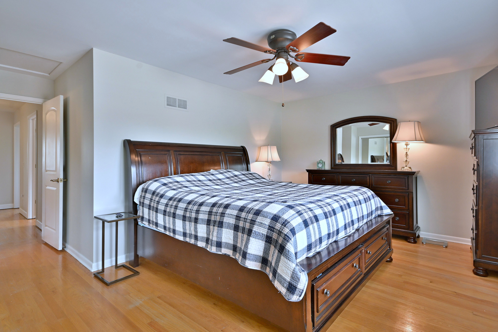 143 E Jackson Street, Elmhurst, IL 60126