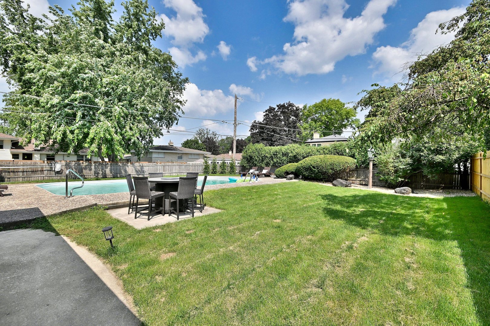 143 E Jackson Street, Elmhurst, IL 60126