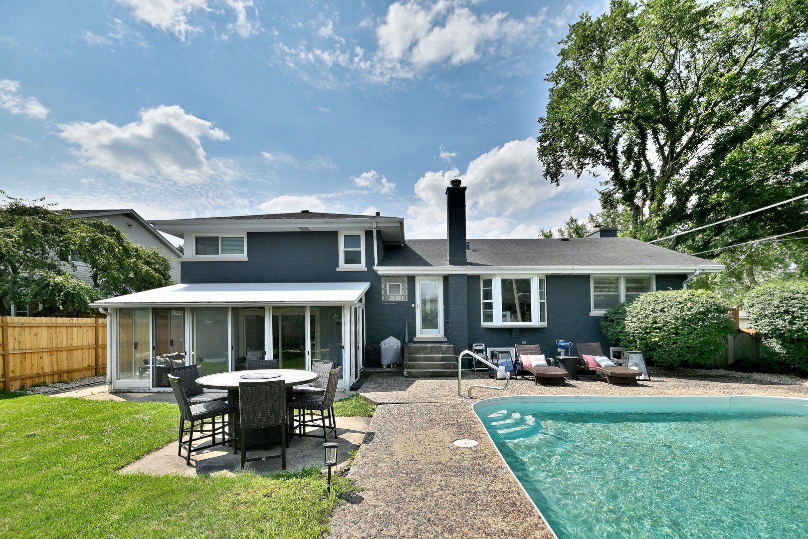 143 E Jackson Street, Elmhurst, IL 60126