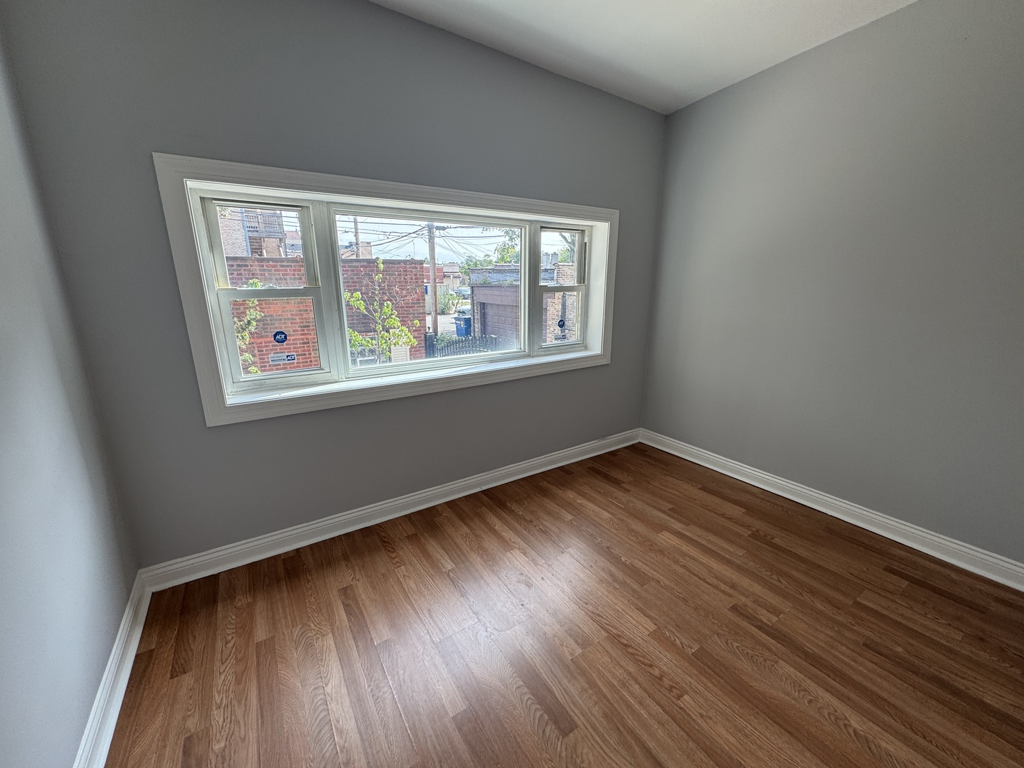 7847 S Bennett Avenue, Chicago, IL 60649