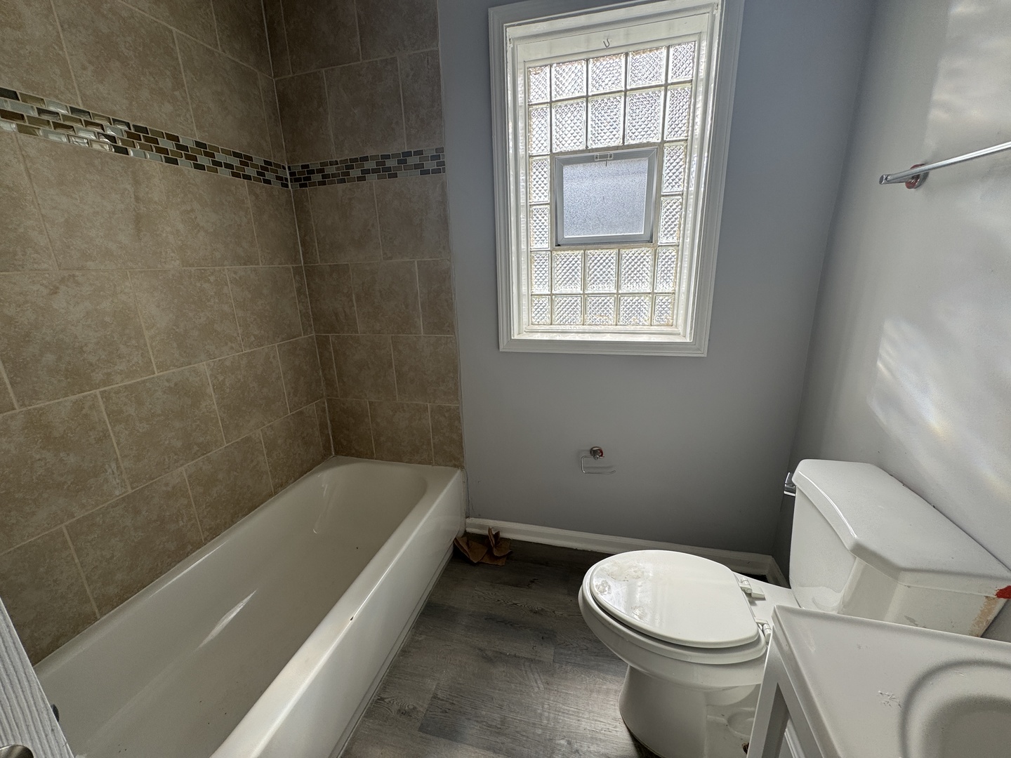 7847 S Bennett Avenue, Chicago, IL 60649