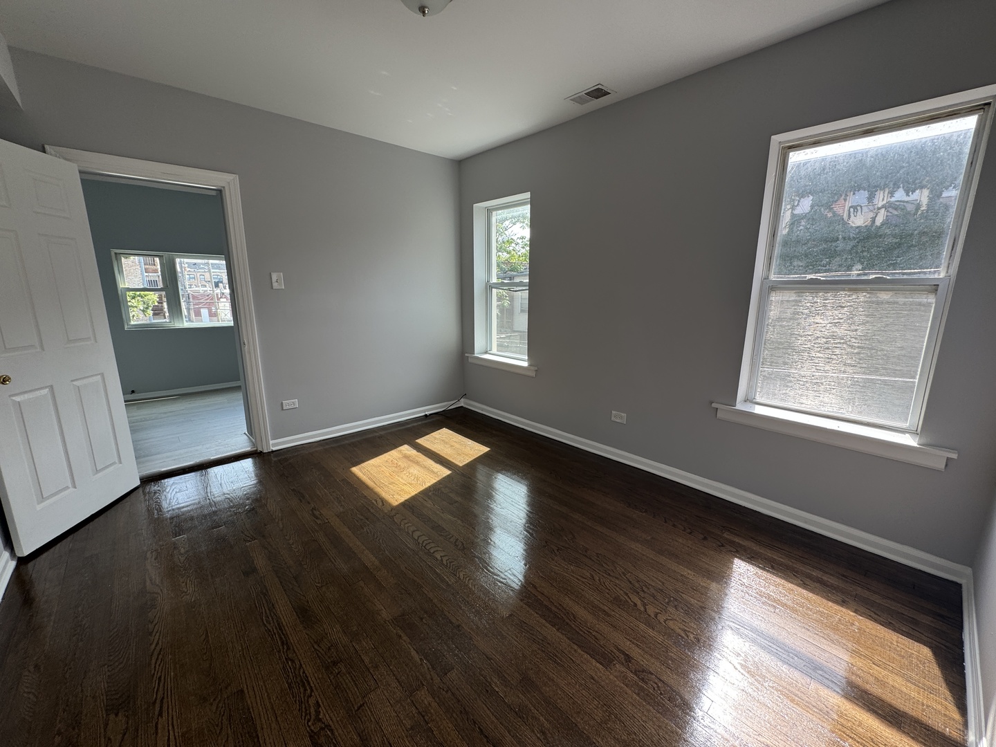 7847 S Bennett Avenue, Chicago, IL 60649