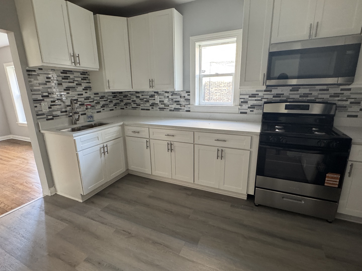 7847 S Bennett Avenue, Chicago, IL 60649