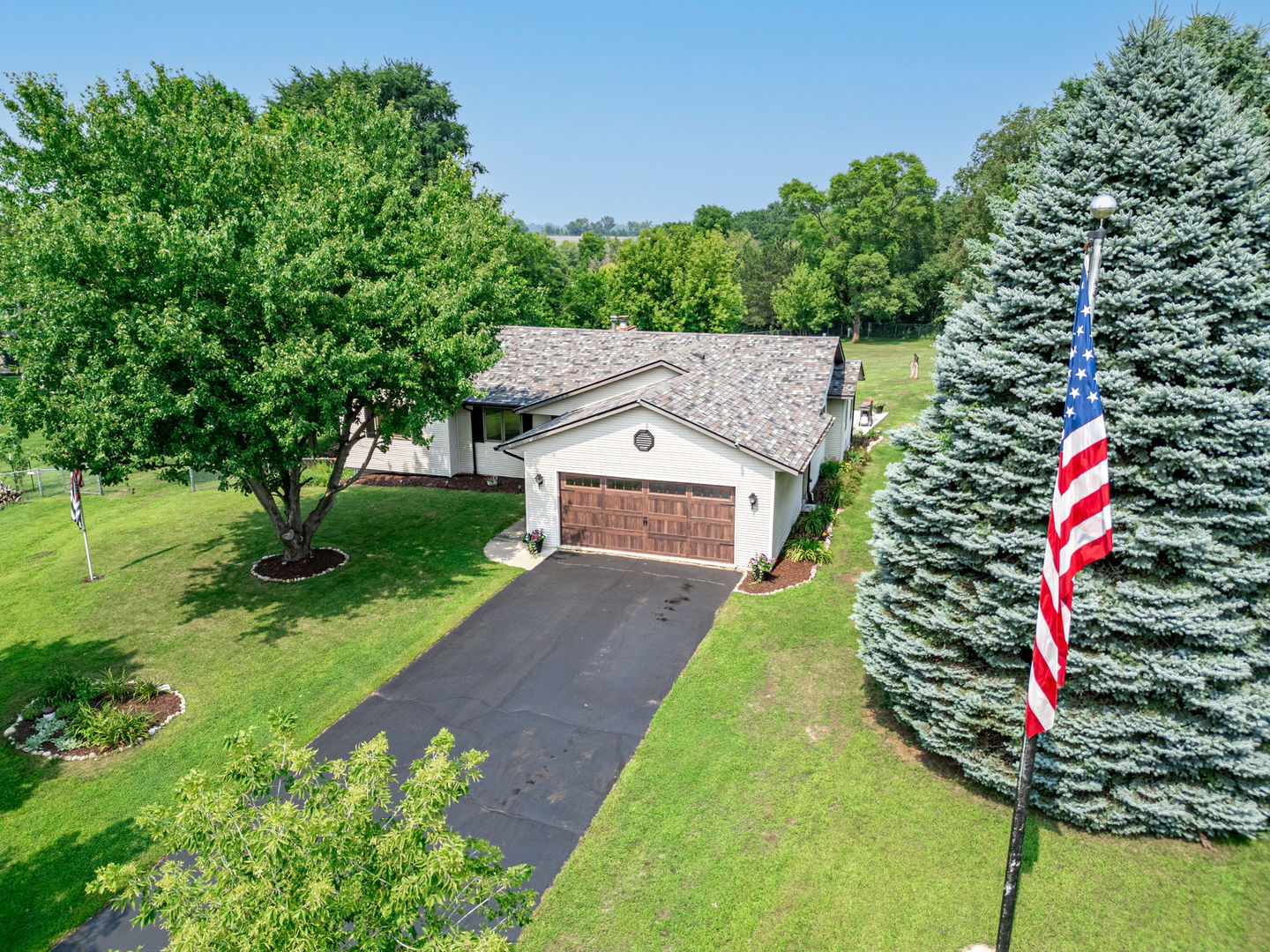 6624 Arena Drive, Roscoe, IL 61073