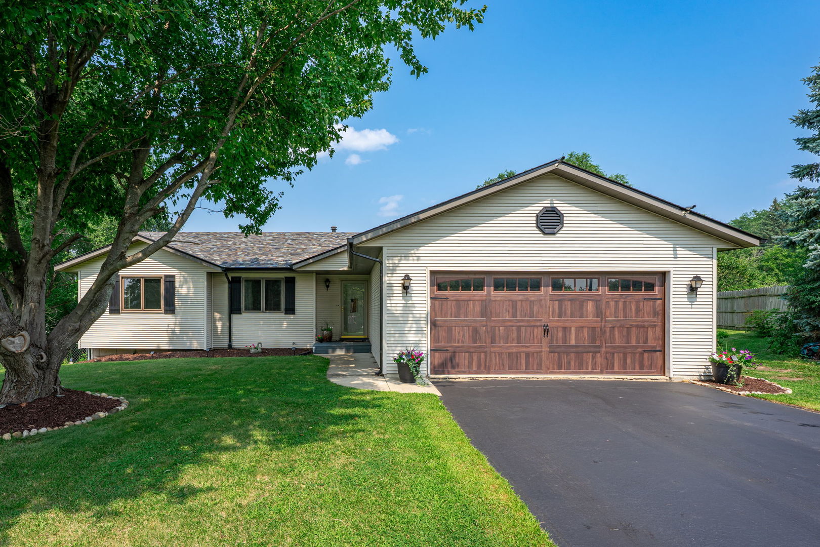 6624 Arena Drive, Roscoe, IL 61073