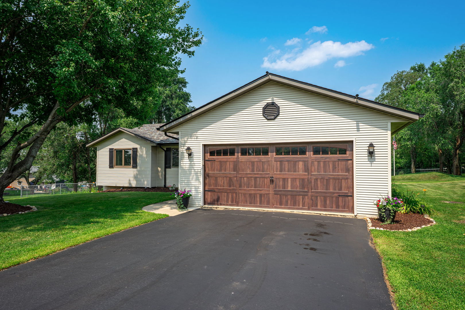 6624 Arena Drive, Roscoe, IL 61073