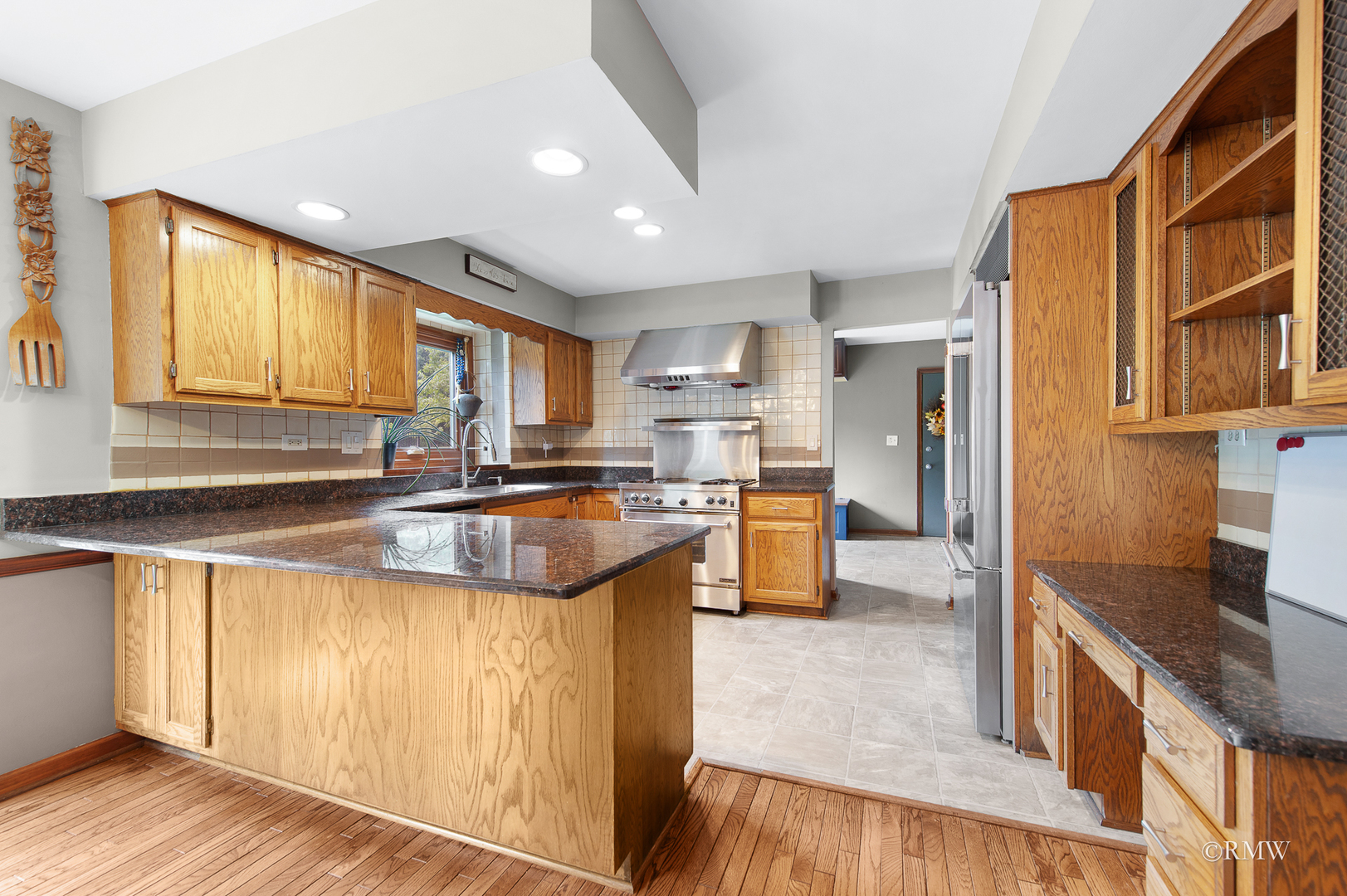 245 FOREST Avenue, Roselle, IL 60172
