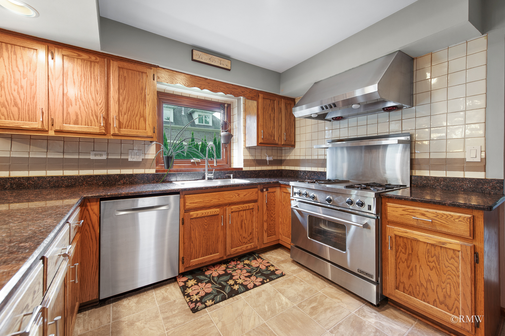 245 FOREST Avenue, Roselle, IL 60172
