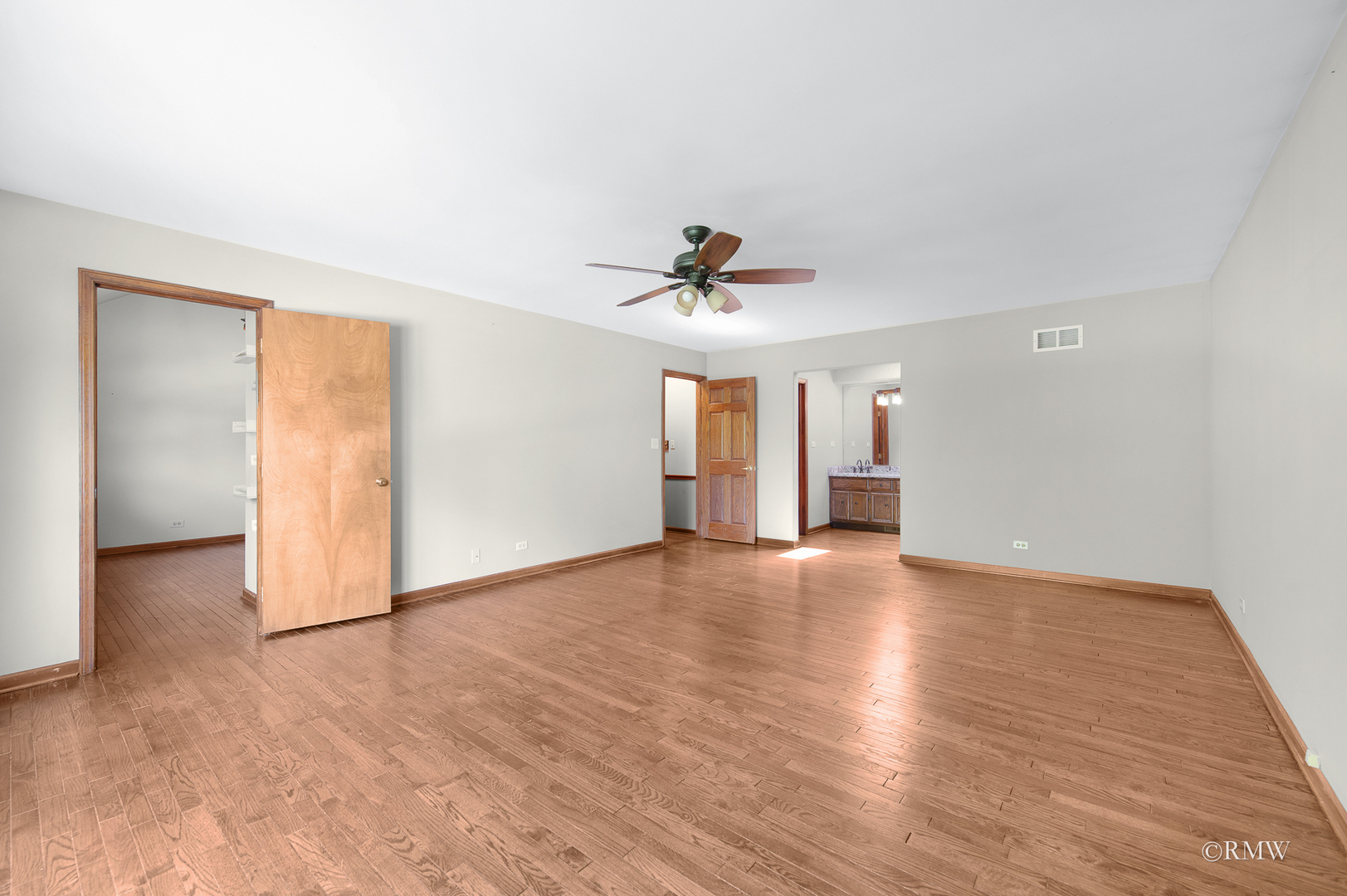 245 FOREST Avenue, Roselle, IL 60172