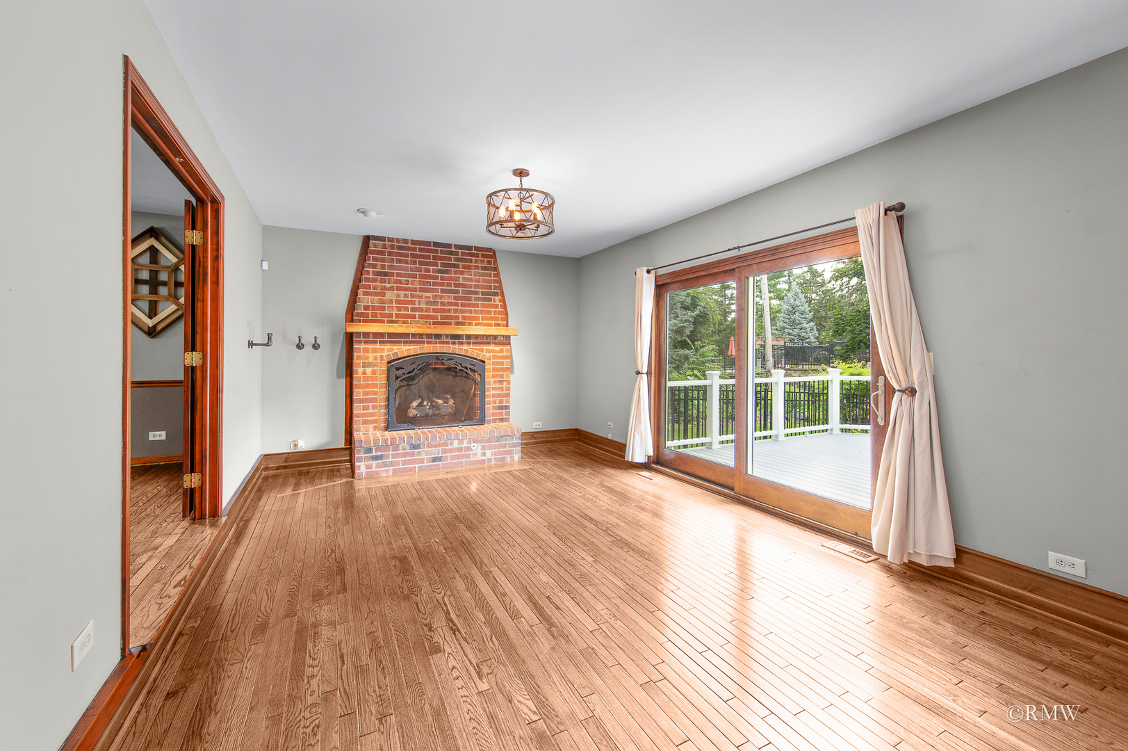 245 FOREST Avenue, Roselle, IL 60172