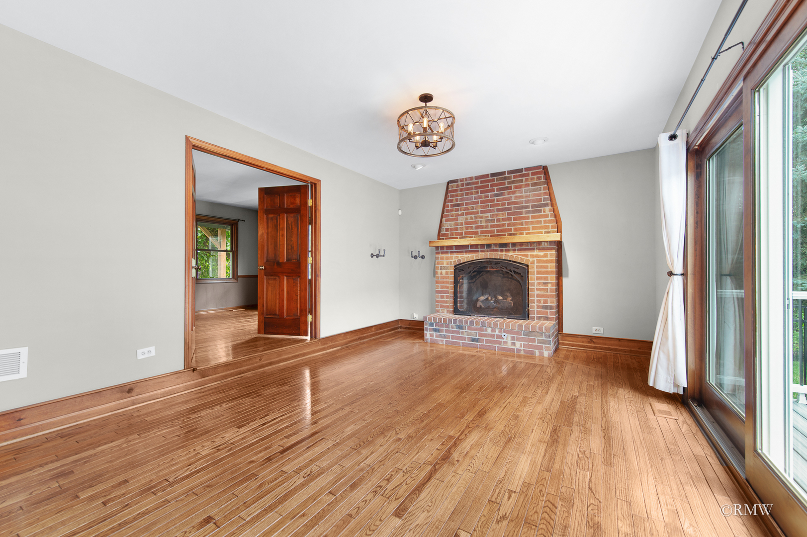 245 FOREST Avenue, Roselle, IL 60172