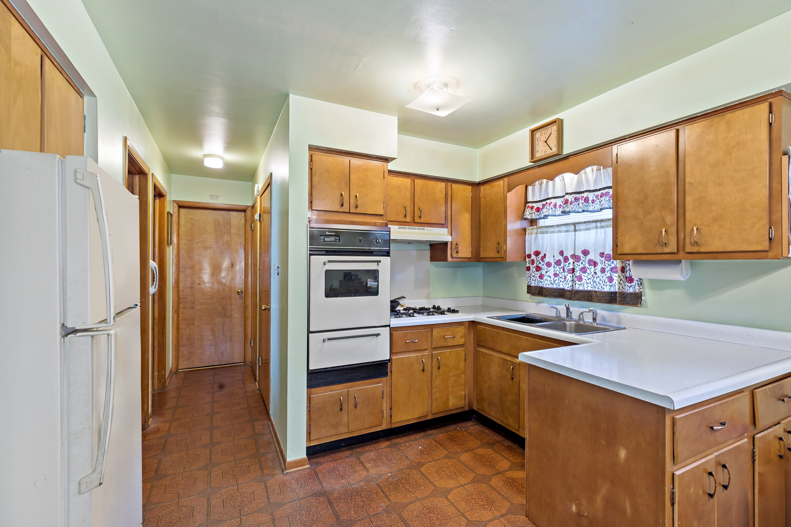 10301 S Avenue O, Chicago, IL 60617