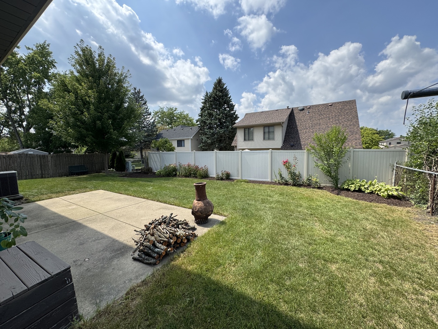 214 N Park Boulevard, Streamwood, IL 60107