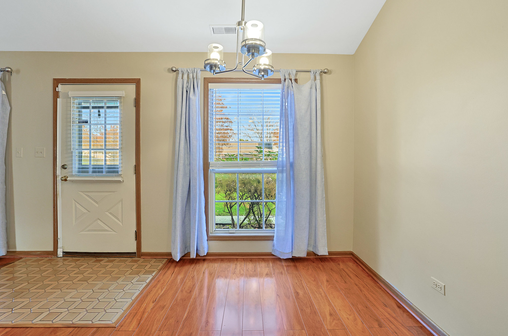 5169 Pembrook Court #5169, Gurnee, IL 60031