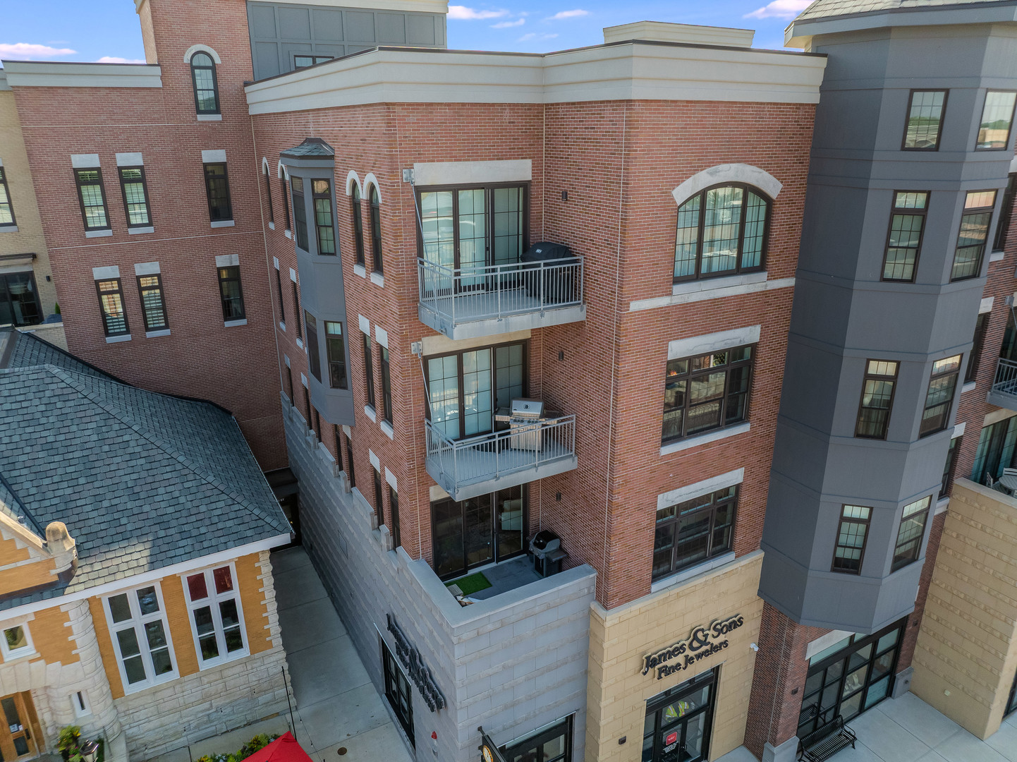 110 S Washington Street #203, Naperville, IL 60540