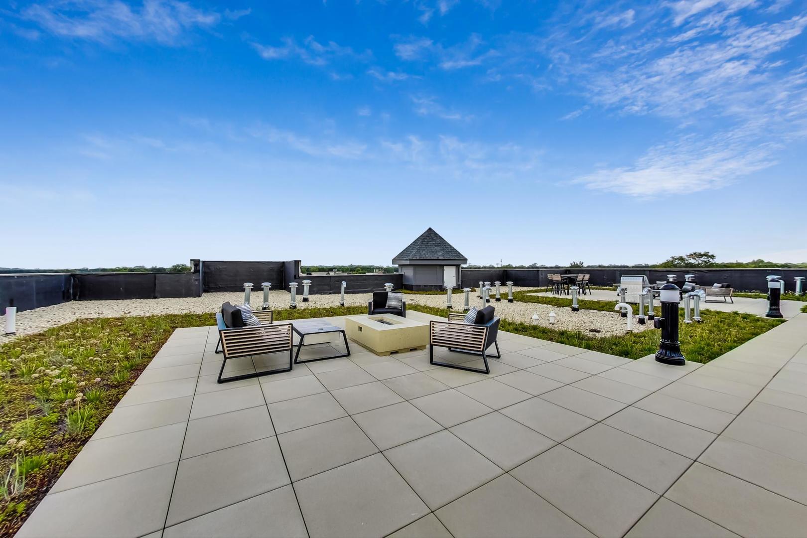110 S Washington Street #203, Naperville, IL 60540